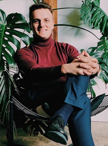 10 лет отдал Вооруженным Силам, а потом стал парфюмером — парень построил бизнес на создании персональных ароматов